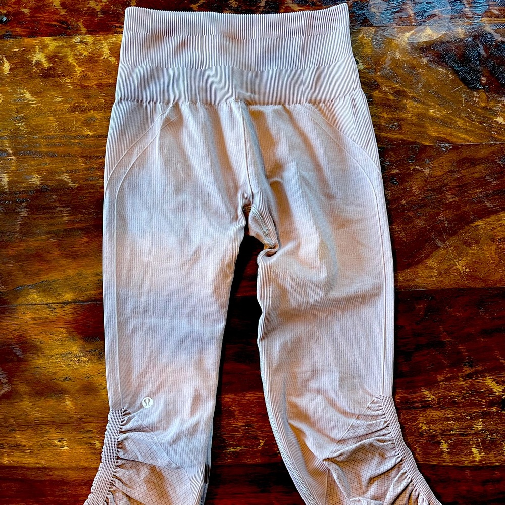 Lululemon Cropped Dusty Pink Legging